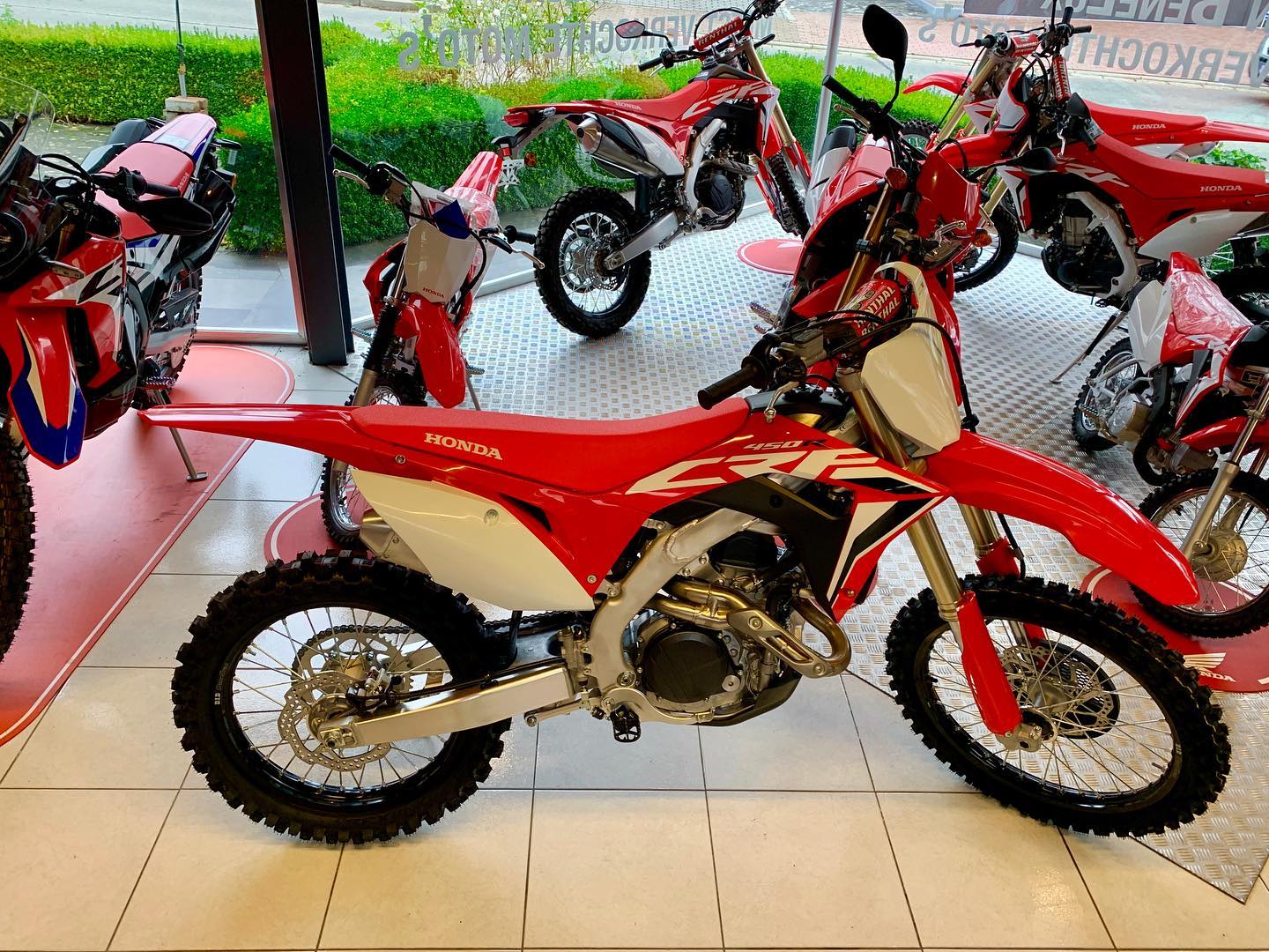motoren showroom Honda CRF